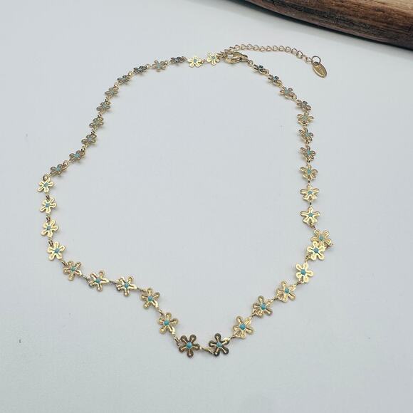 18K Gold Plated Daisy Choker - Non-Tarnish - Picture 6 of 9